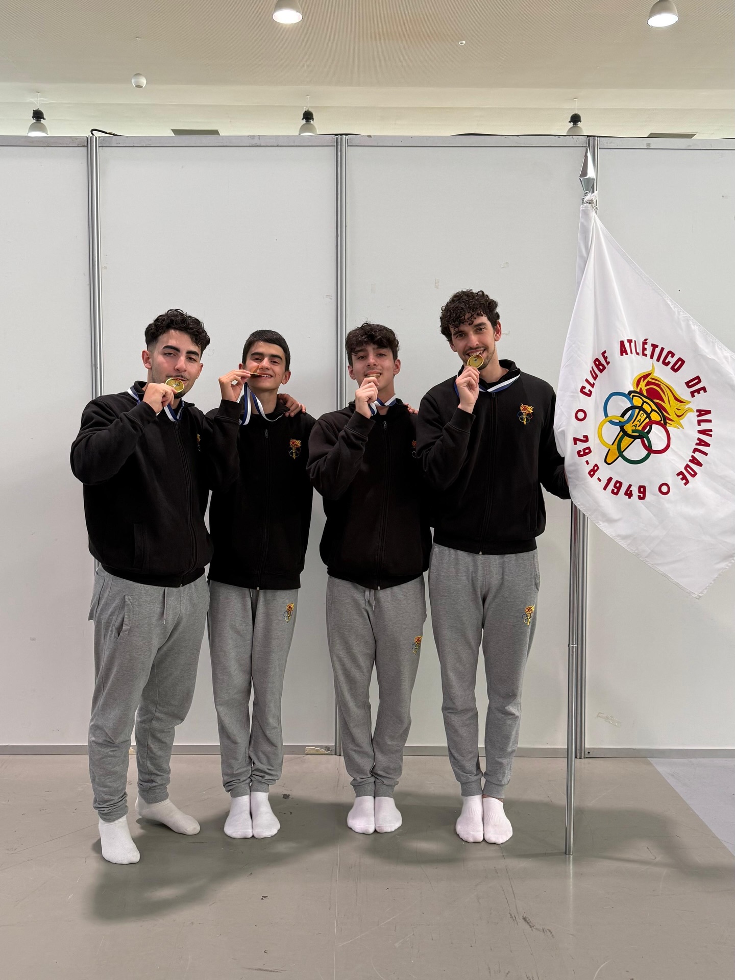 CAMPEONATO TERRITORIAL 🏆

Grupo Masculino Sénior 2 Divisão - 🥇

NEXT STOP ➡️ CAMPEONATO NACIONAL 💪🏻